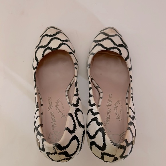 Vivienne Westwood ICONIC PUMP SQUIGGLE DARK BLUE ON WHITE USED - Picture 10 of 12